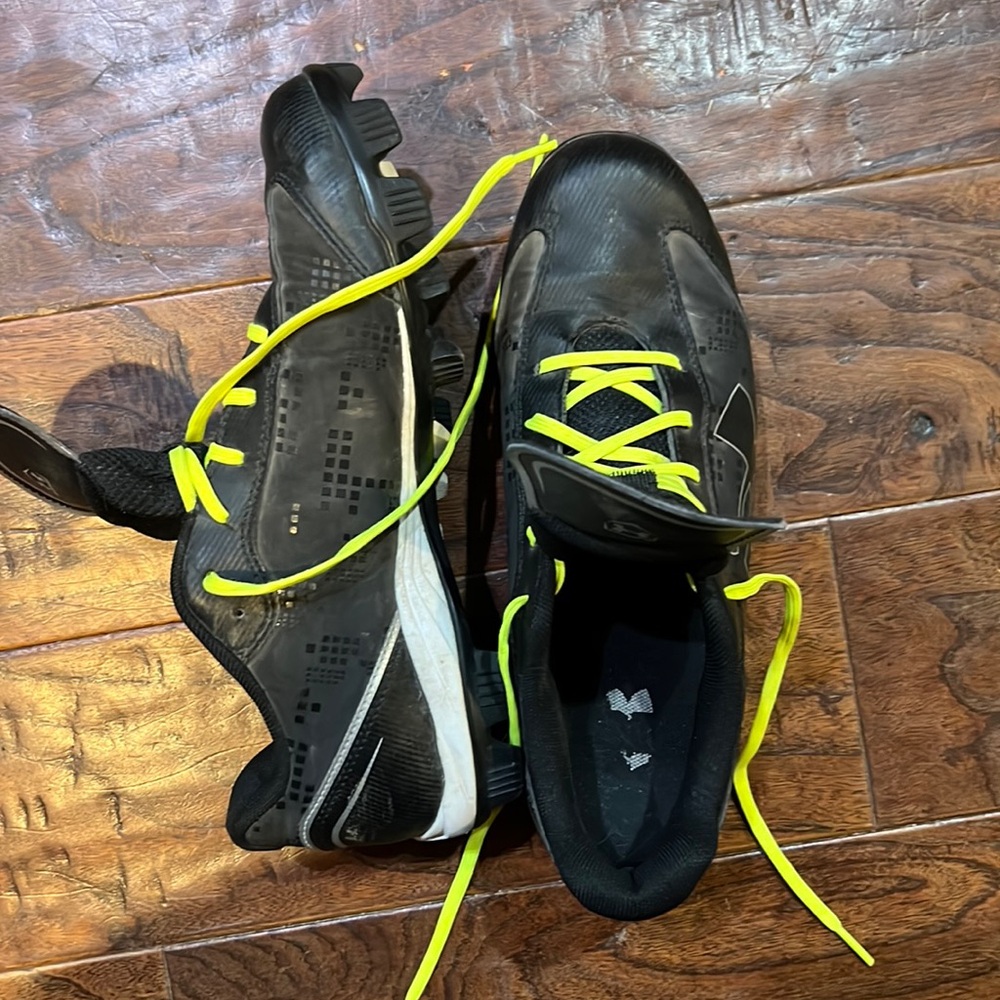 Under armor womens softball cleats 8.5